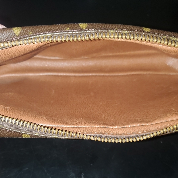 Louis Vuitton Monogram Toiletry Bag in Brown and Tan - Picture 7 of 13
